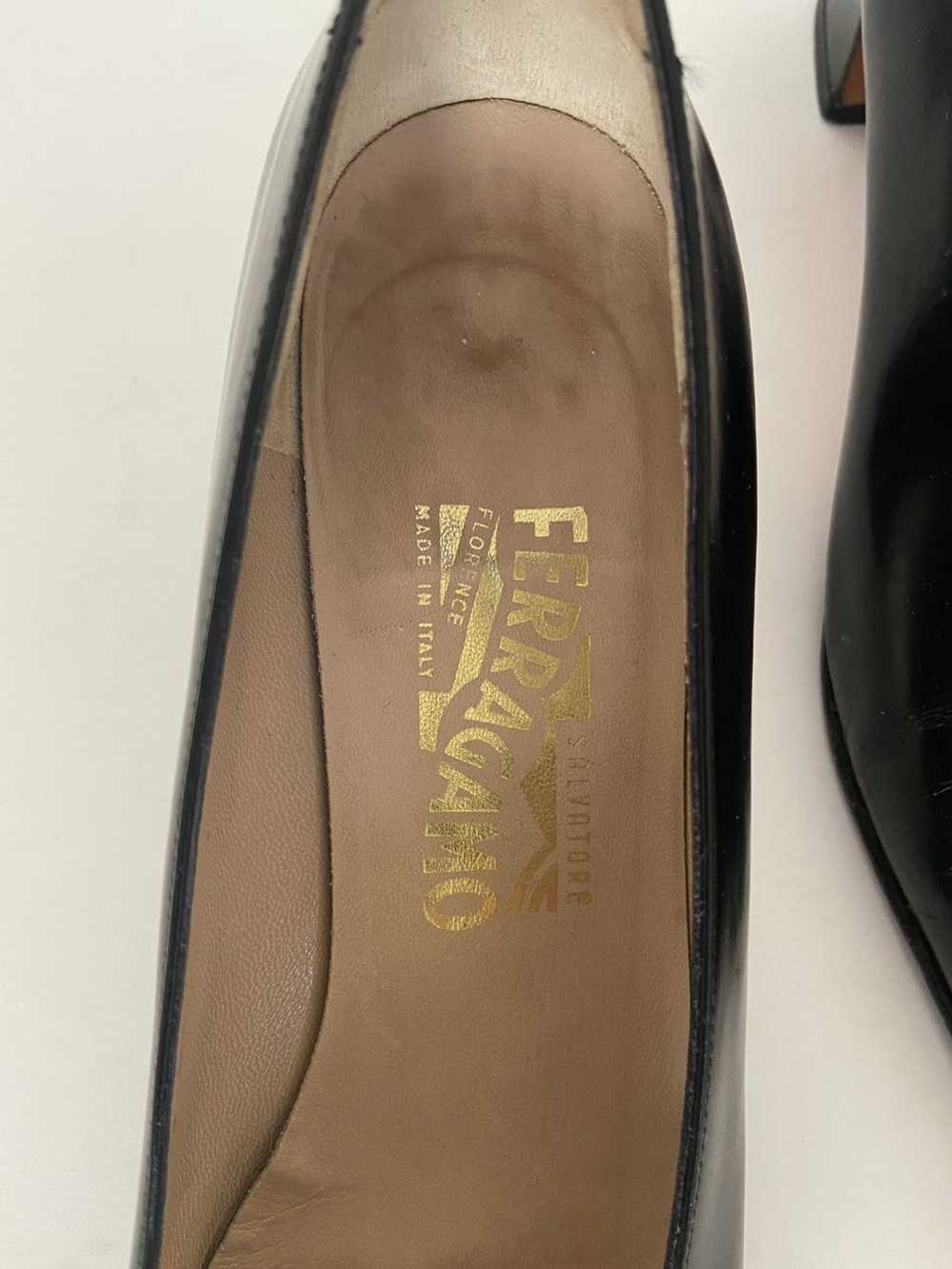 Salvatore Ferragamo Ferragamo black leather heels… - image 5