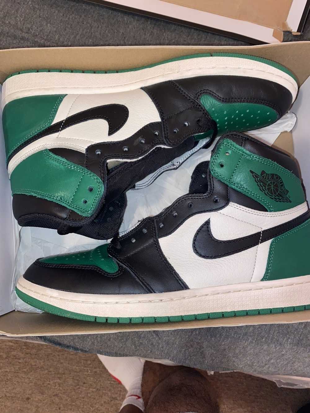 Nike Jordan 1 Pine Green Retro High OG - image 2