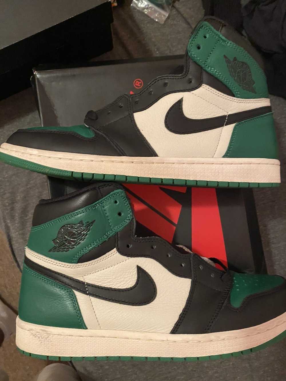 Nike Jordan 1 Pine Green Retro High OG - image 3