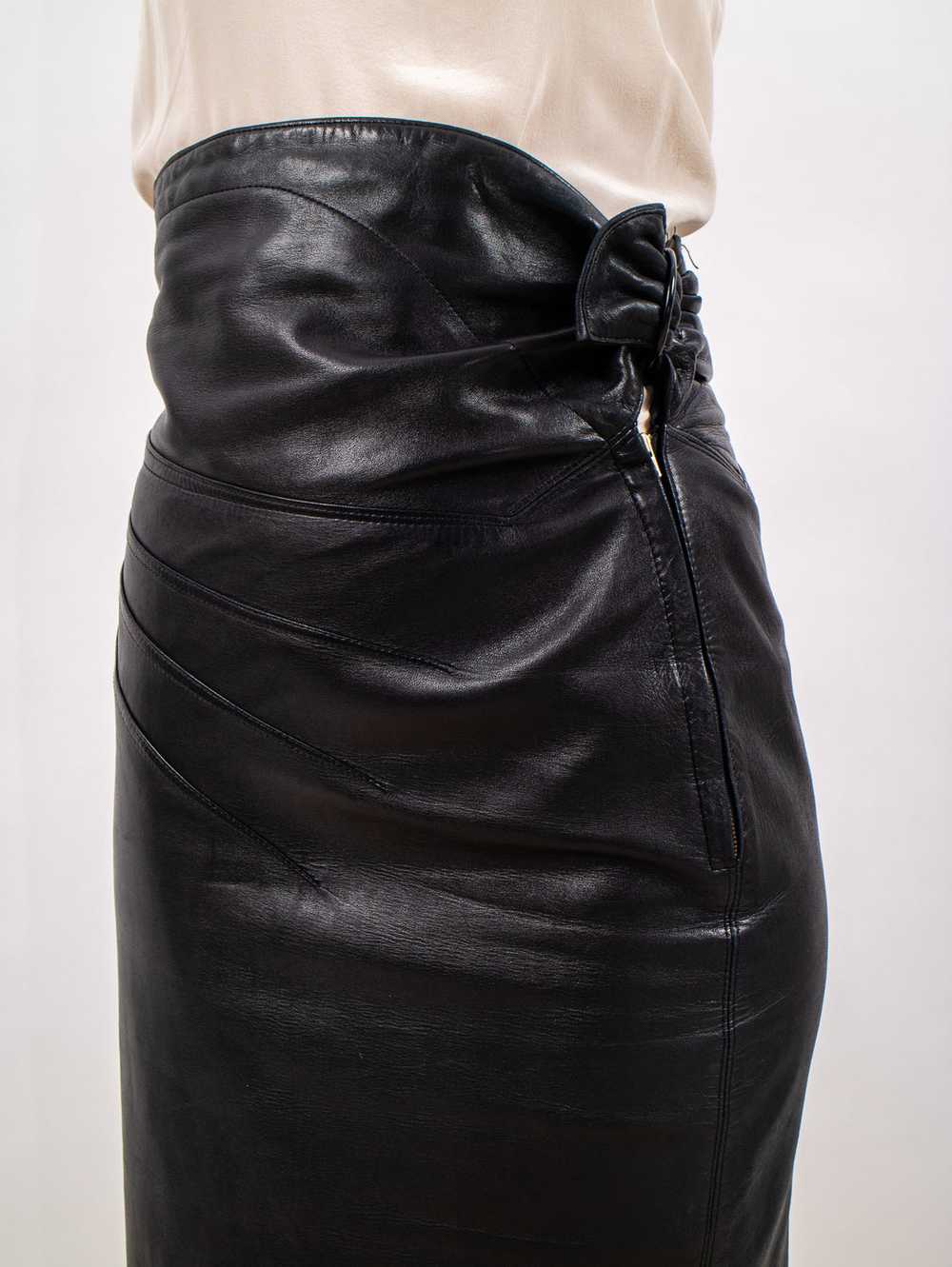 1980's AZZEDIN ALAIA leather skirt - image 4