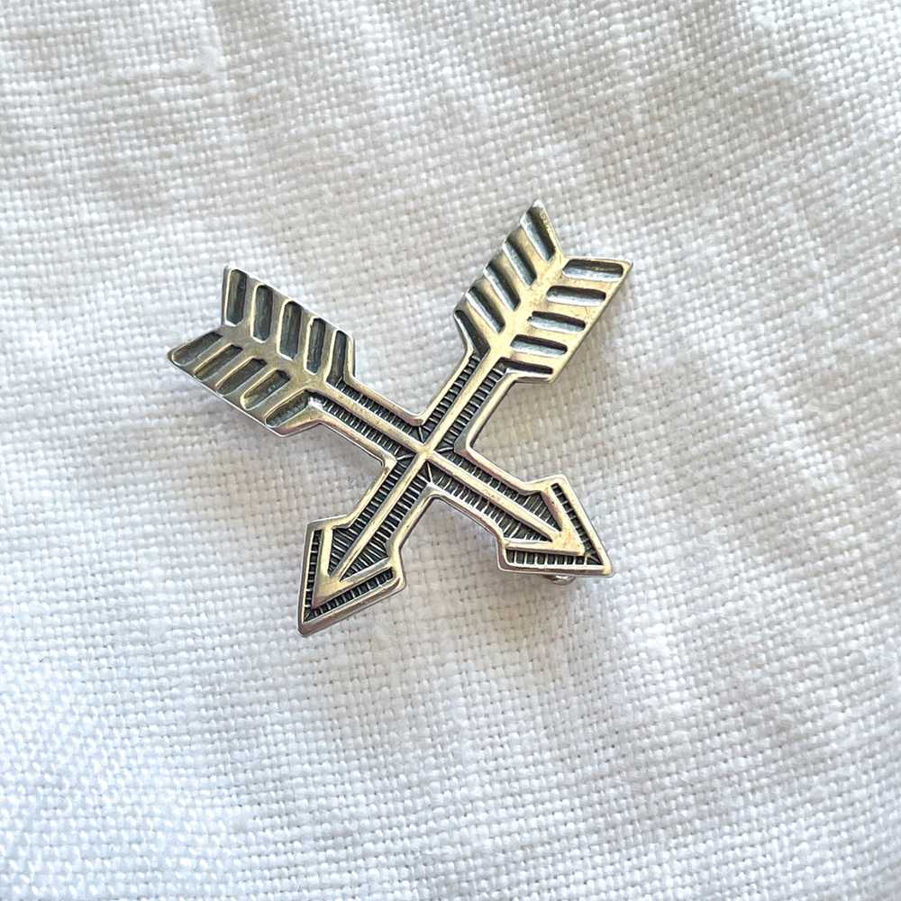 Vintage Fred Harvey Era Silver Crossed Arrow Smal… - image 3