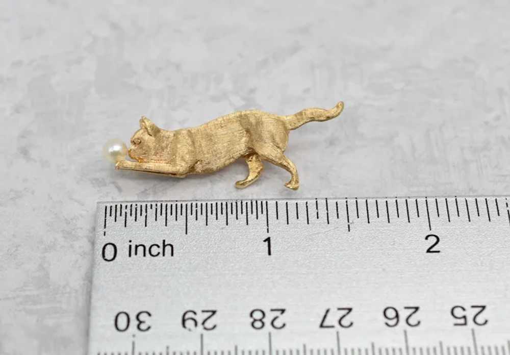 14k Yellow Gold Cat & Pearl Brooch - 7.5g - image 4
