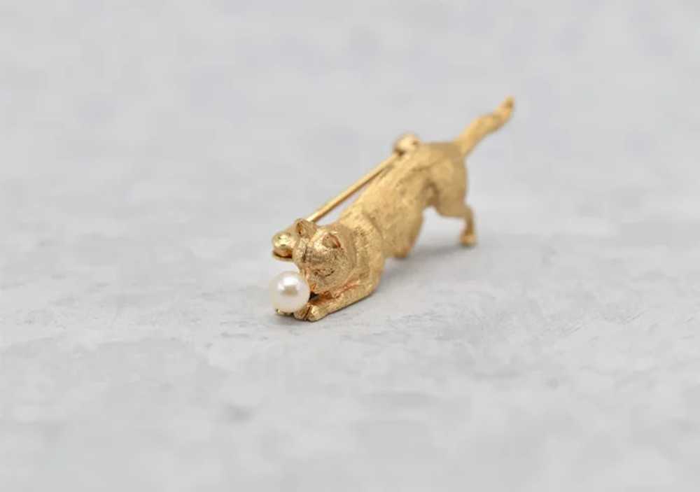 14k Yellow Gold Cat & Pearl Brooch - 7.5g - image 5