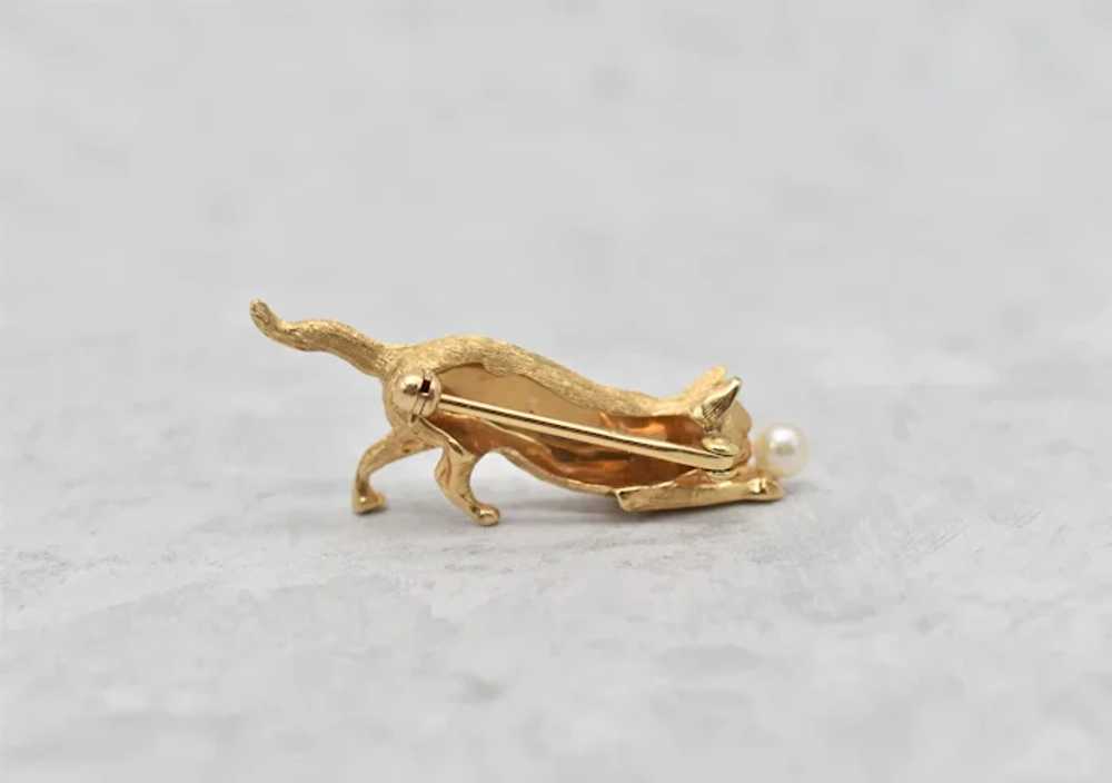 14k Yellow Gold Cat & Pearl Brooch - 7.5g - image 6