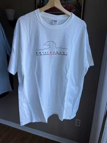 Anvil × Vintage 2004 Asia Tsunami Tshirt