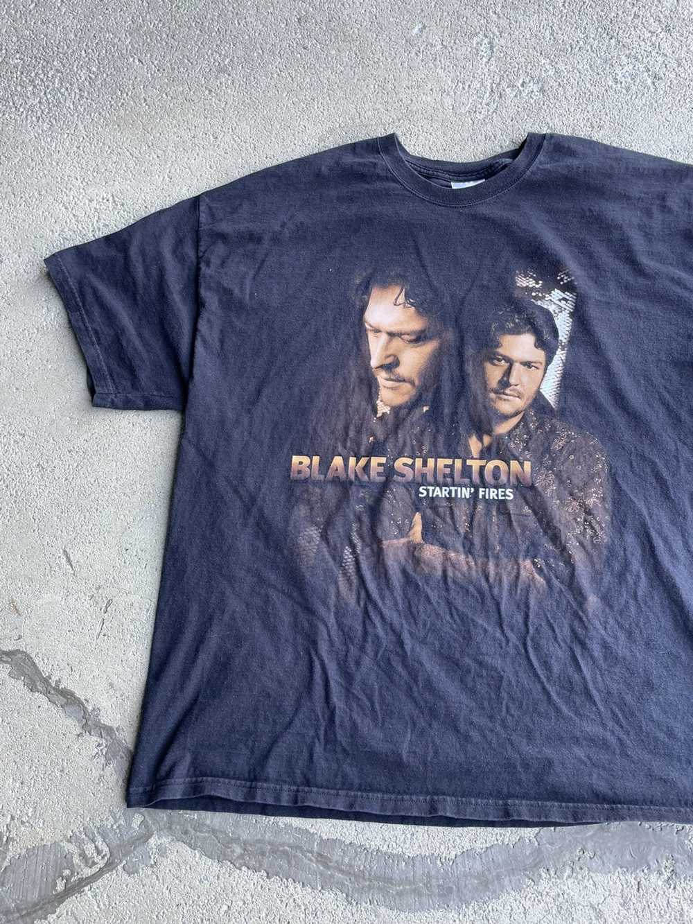 Streetwear × Vintage Blake Shelton starting fire … - image 2