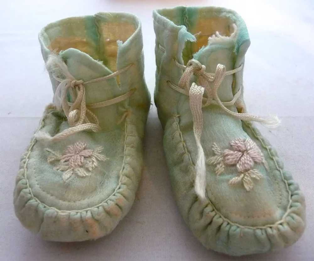Vintage Silk Floral Box with Boy's or Doll’s Blue… - image 3