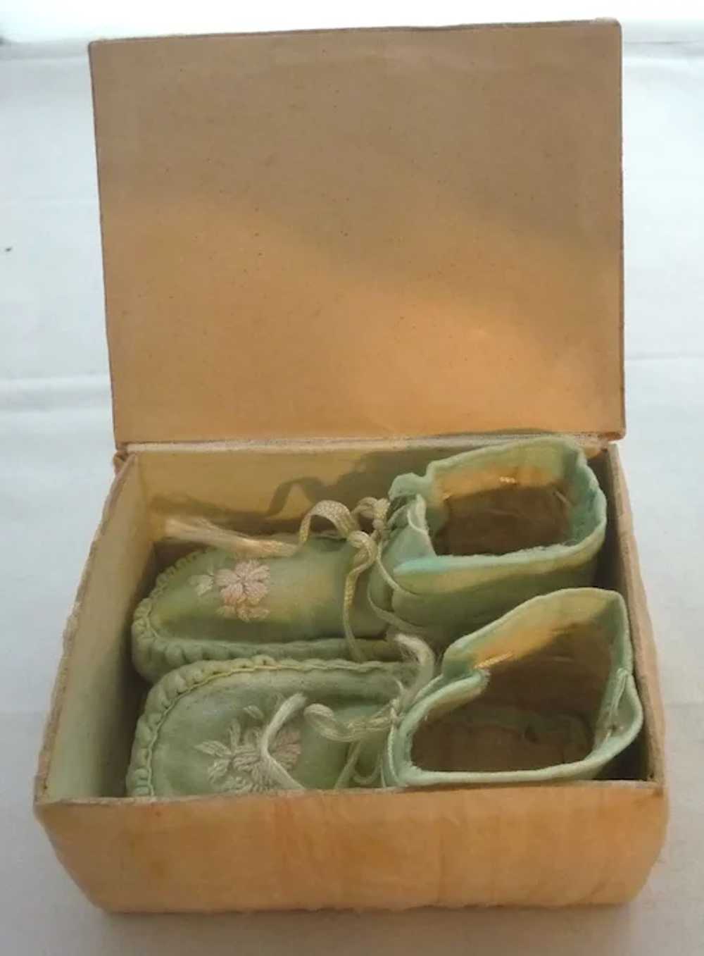 Vintage Silk Floral Box with Boy's or Doll’s Blue… - image 6
