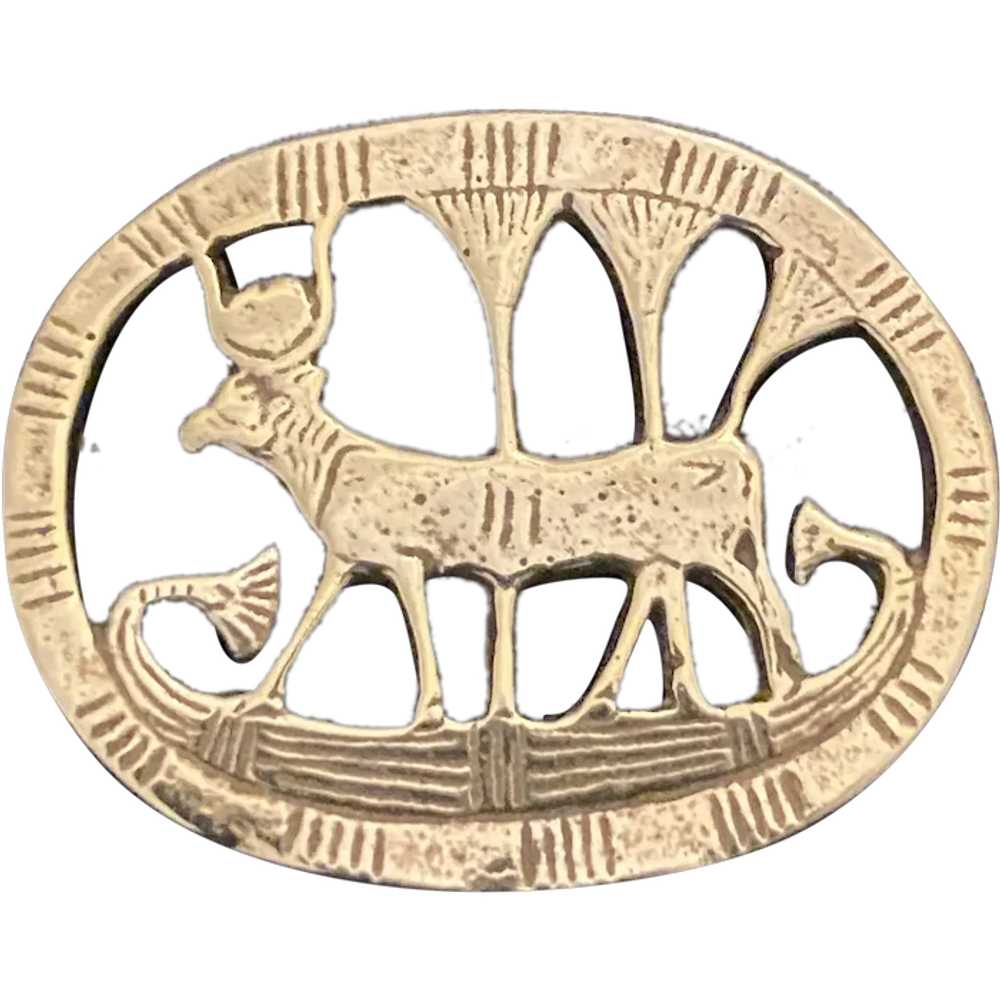 1975 MMA Egyptian Goddess Hathor Gold Tone Brooch - image 1