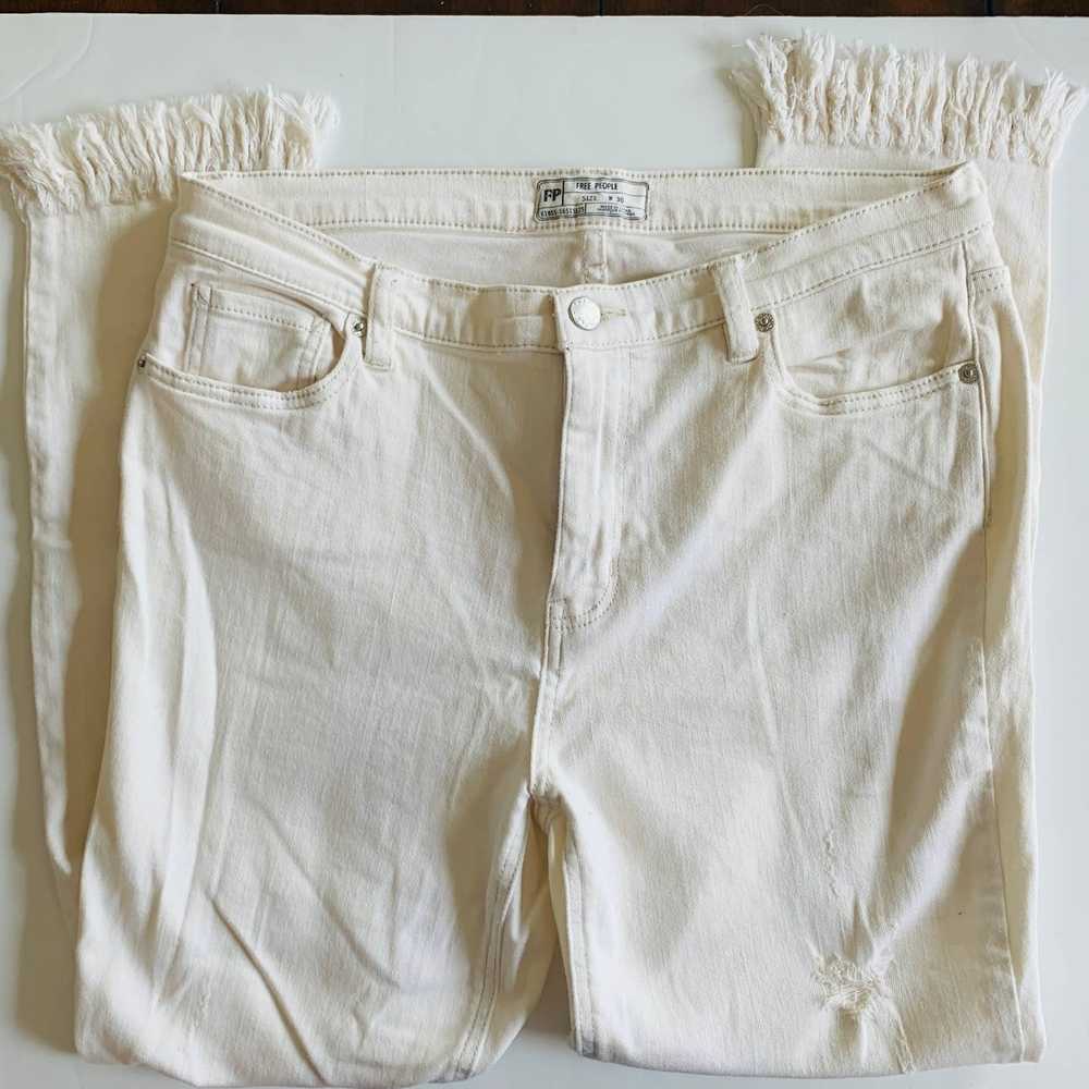 Free People Free People White Distressed Fringe C… - image 4