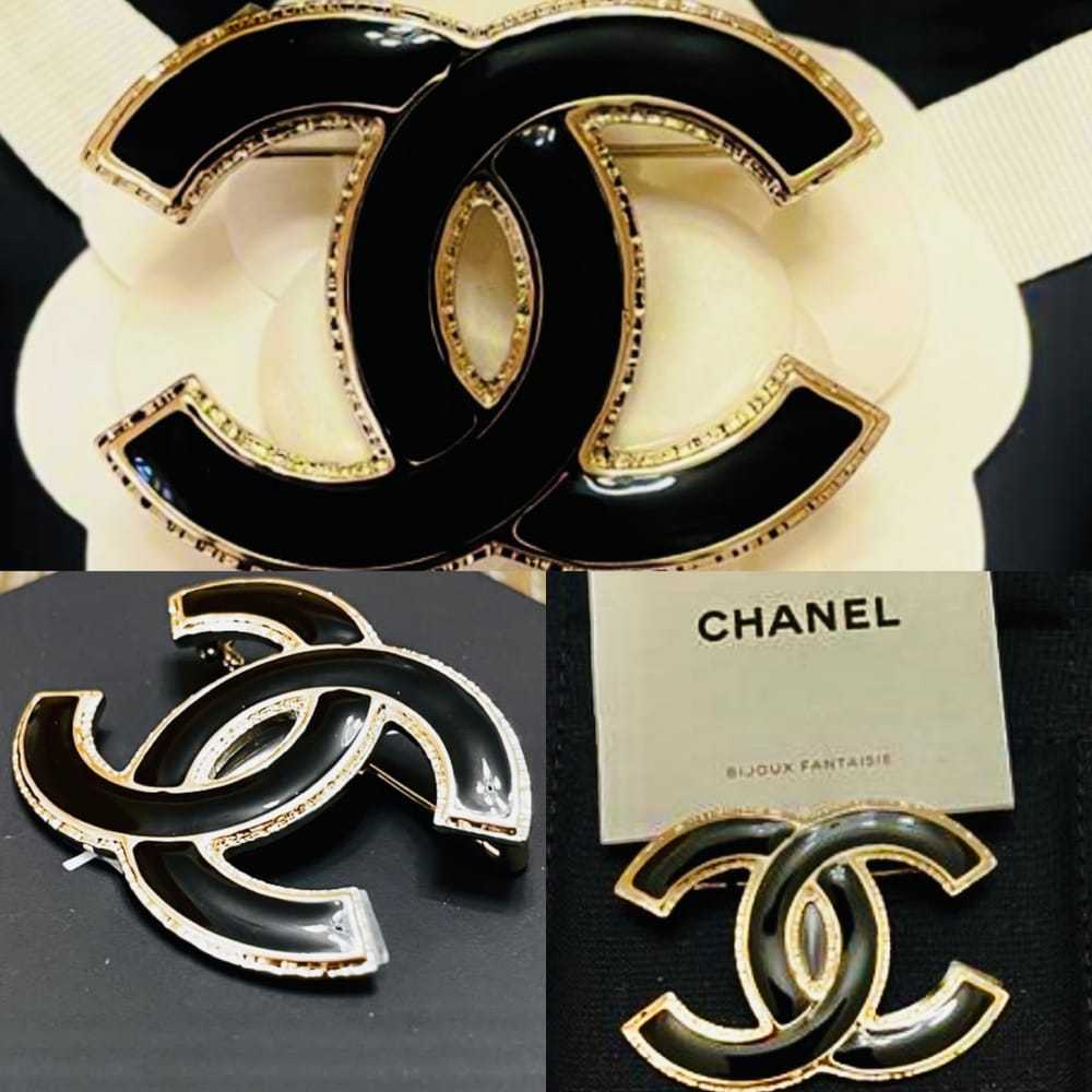 Chanel Pearl pin & brooche - image 8