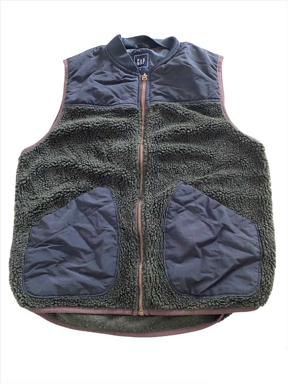 Gap × Streetwear Gap Sherpa Flecce Vest nice desi… - image 2