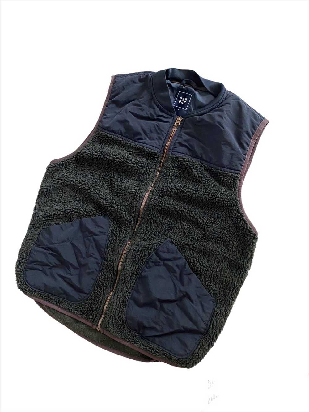 Gap × Streetwear Gap Sherpa Flecce Vest nice desi… - image 3