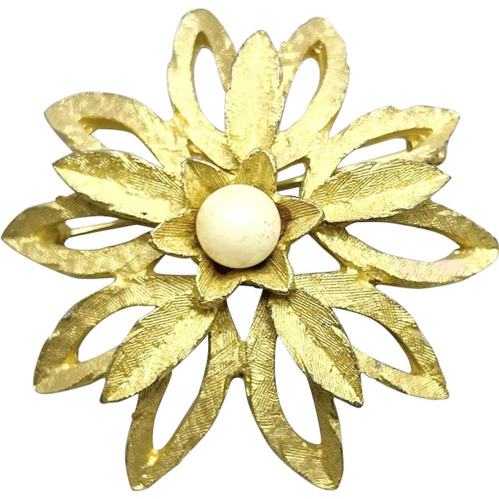 Vintage Gold Tone Flower Brooch Pin - image 1