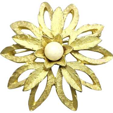Vintage Gold Tone Flower Brooch Pin - image 1