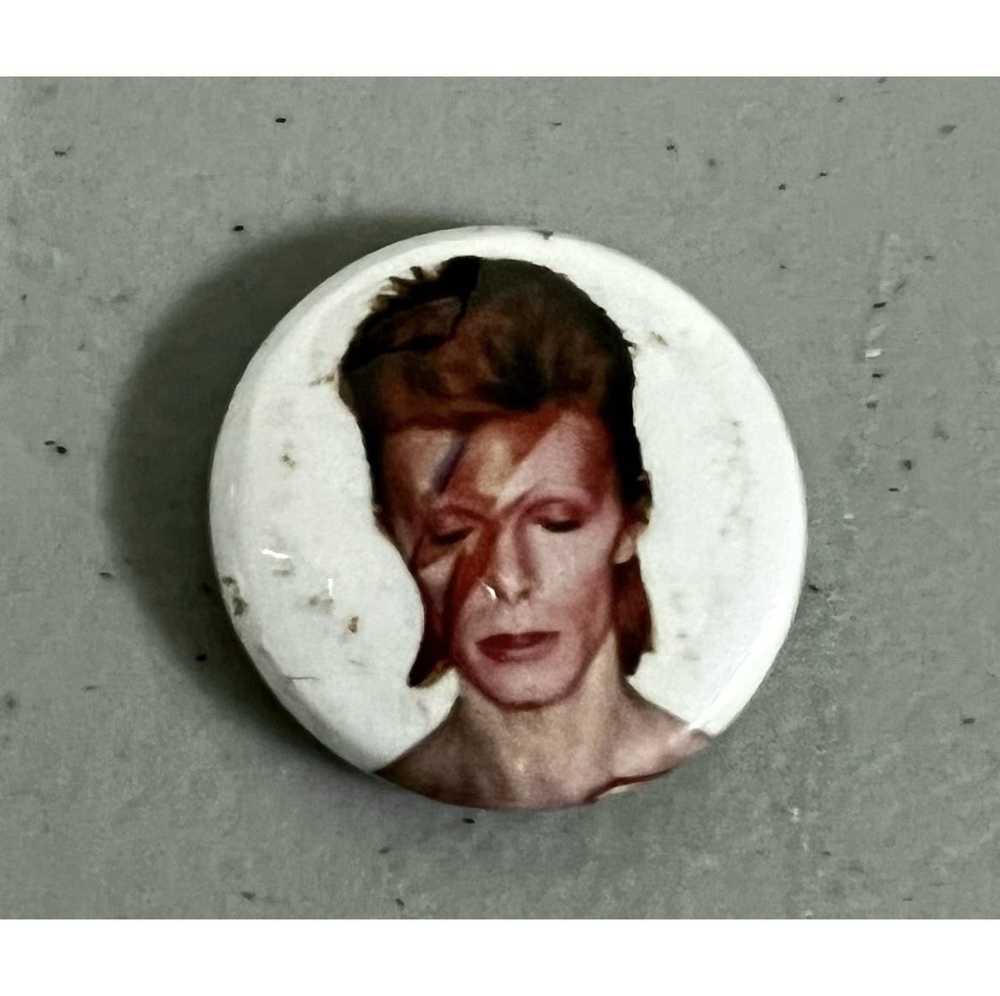 Vintage David Bowie Pop Icon Pin Brooch Jewelry ⚡️ - image 1