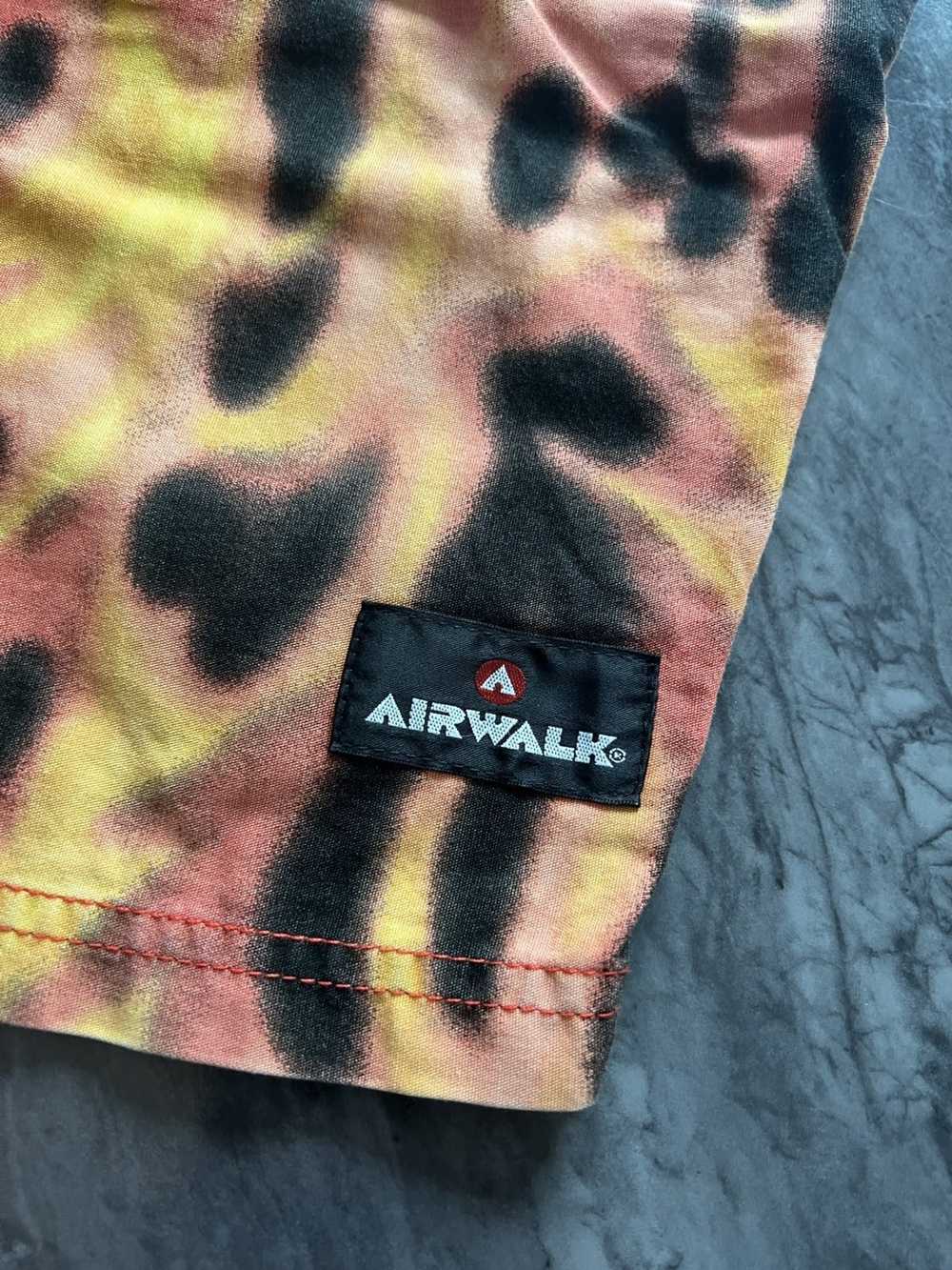 Airwalk Airwalk : Short Flaming Fire Y2K - image 3