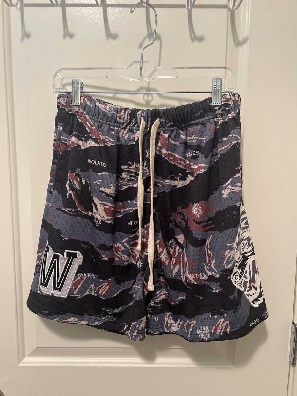 Civil Regime Darc Sport Camo Shorts Size Medium - image 1