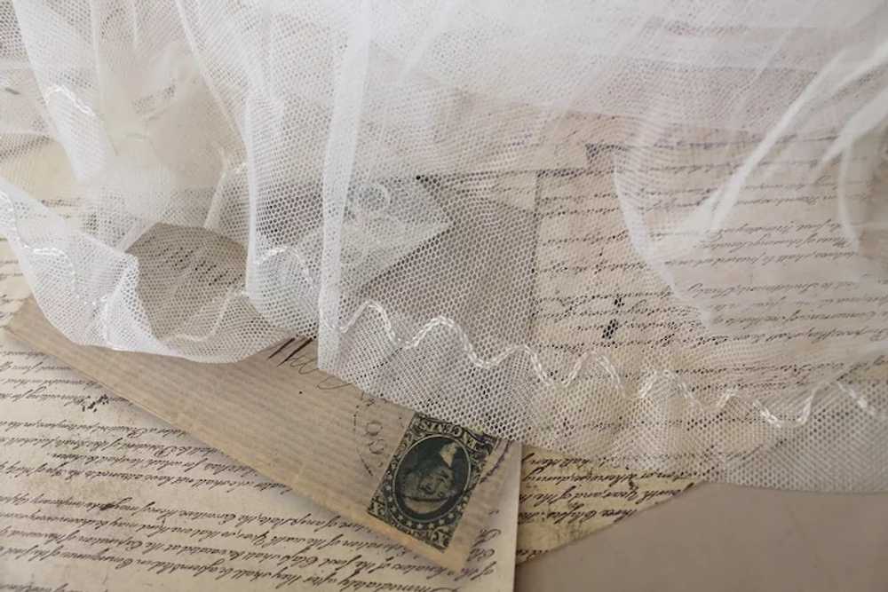 Lovely Tulle Embroidered Vintage Wedding Veil wit… - image 6