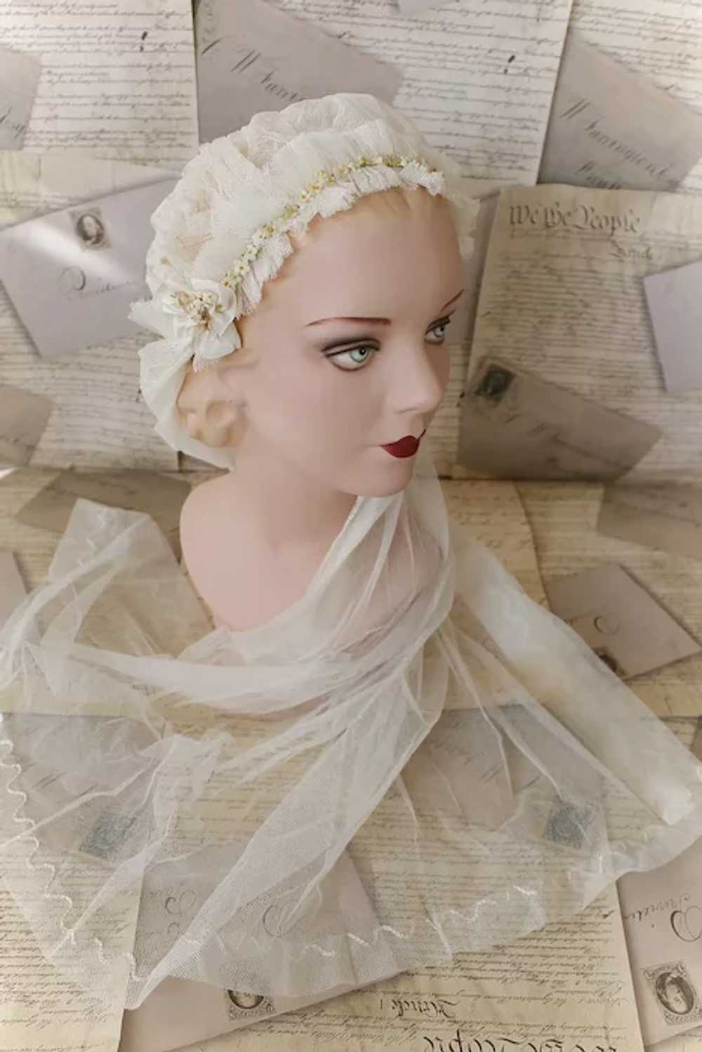 Lovely Tulle Embroidered Vintage Wedding Veil wit… - image 7