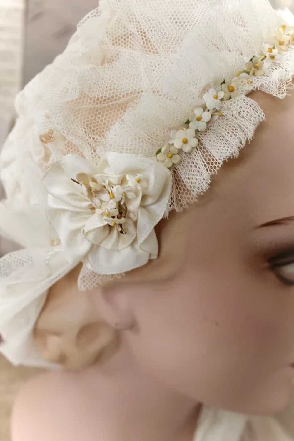 Lovely Tulle Embroidered Vintage Wedding Veil wit… - image 9