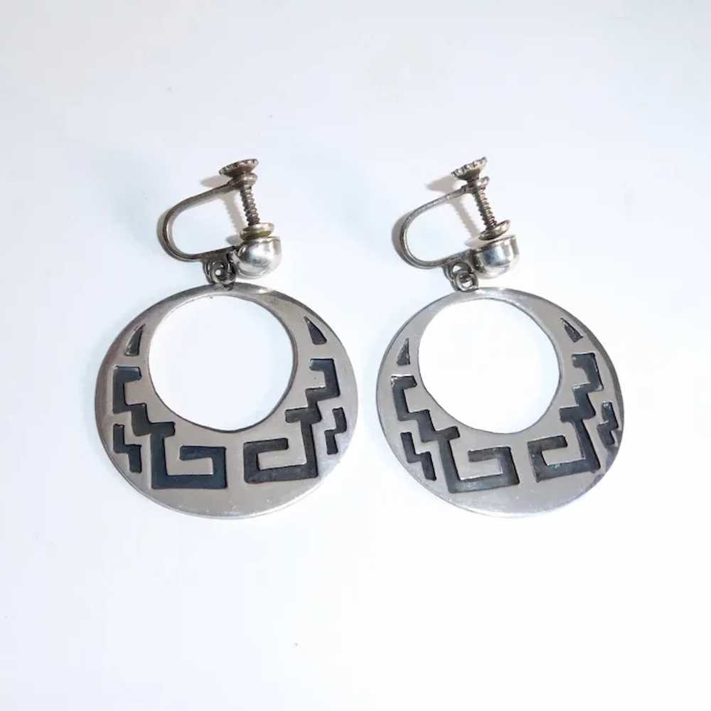 Mexican Sterling Geometric Applique Design Hoop E… - image 3