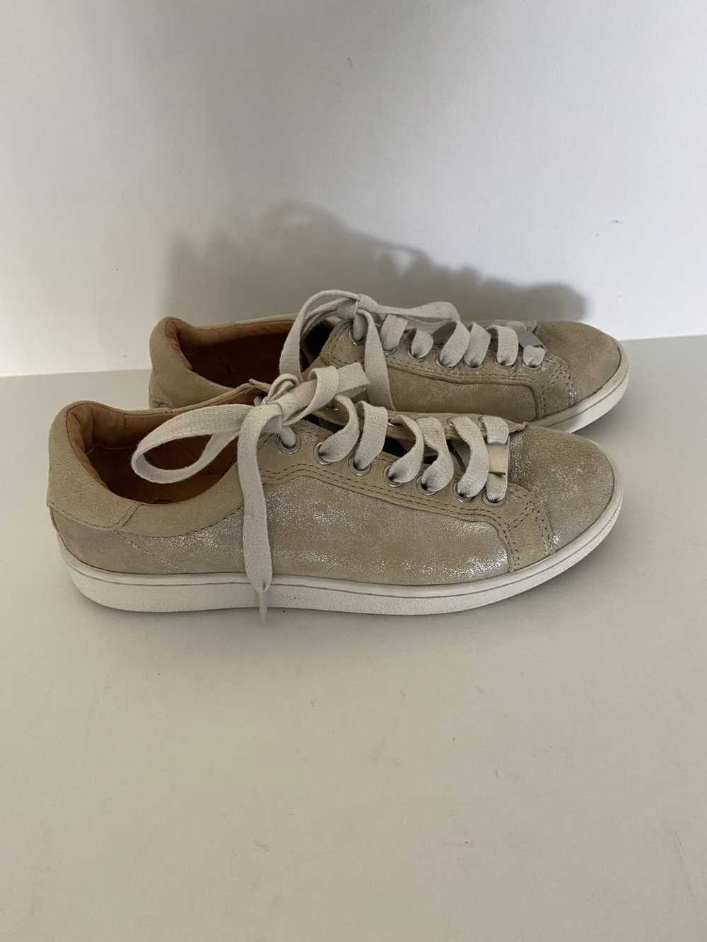 Ugg Ugg beige lace up low top sneakers, Sz 6 - image 2