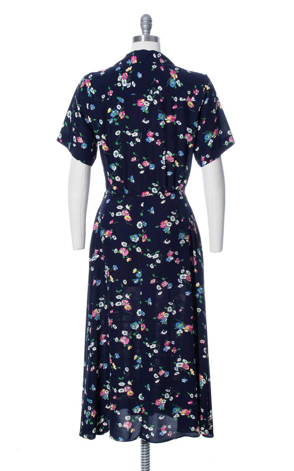 1990s does 1940s Floral Cold Rayon Shirtwaist Dre… - image 5