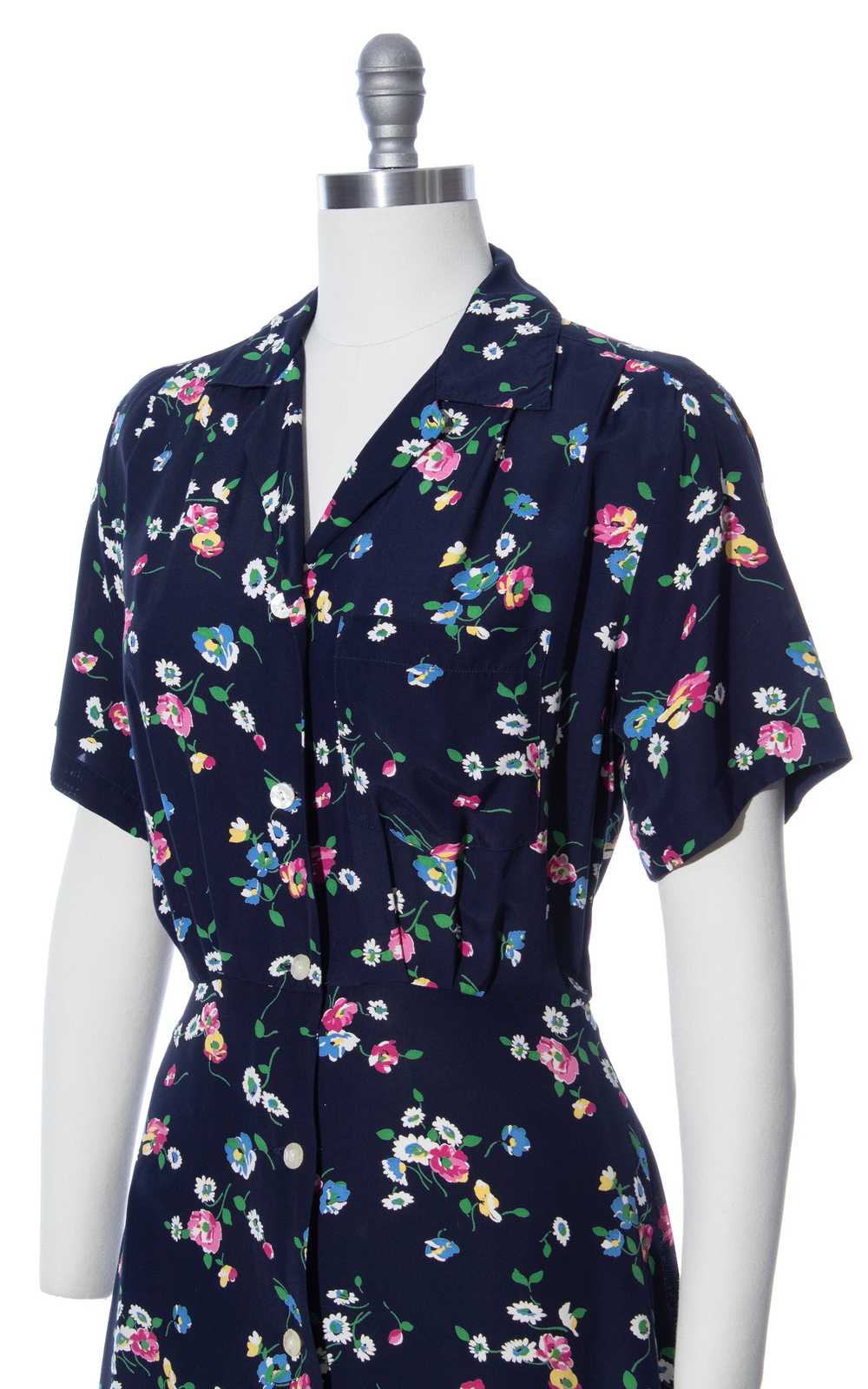 1990s does 1940s Floral Cold Rayon Shirtwaist Dre… - image 6