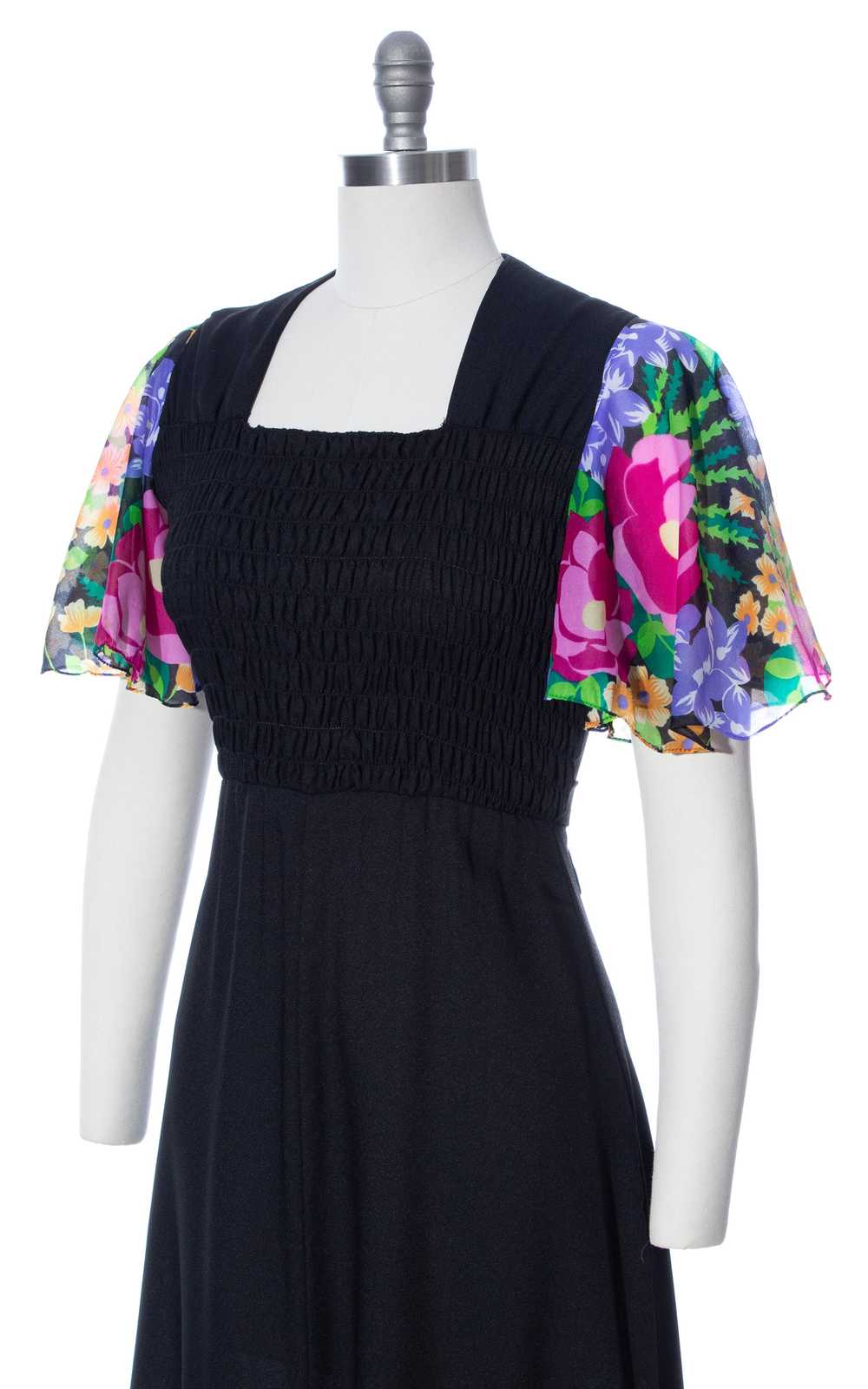 1970s Floral Flutter Sleeve Smocked Dress | x-sma… - image 5