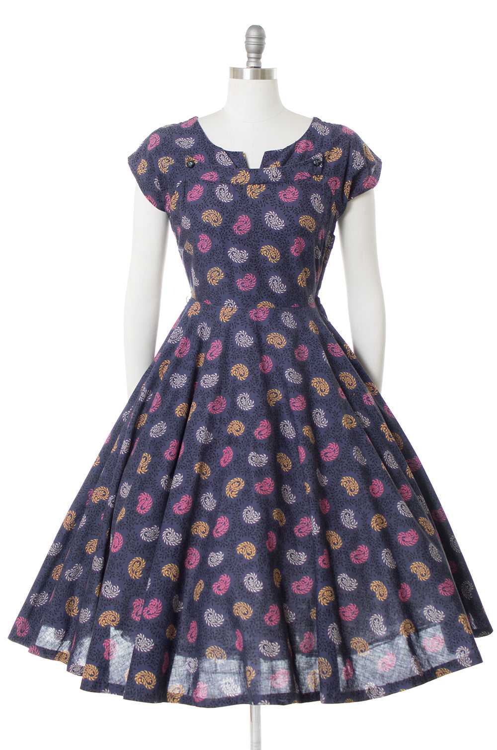 $65 DRESS SALE /// 1950s Paisley Cotton Circle Sk… - image 1