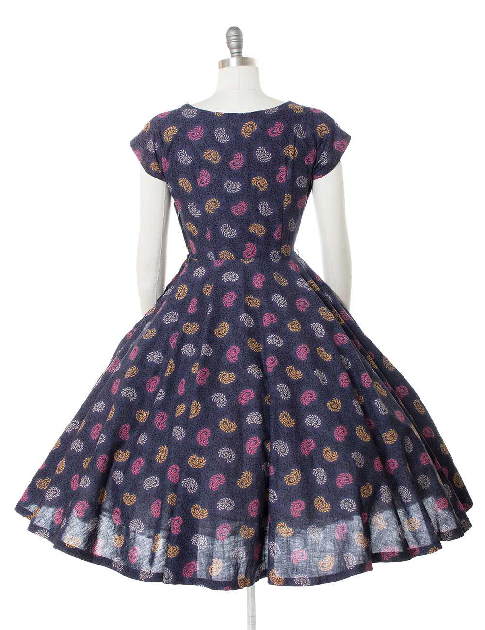 $65 DRESS SALE /// 1950s Paisley Cotton Circle Sk… - image 4