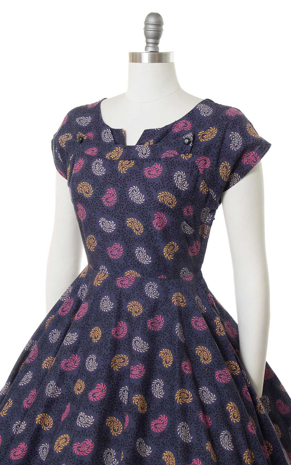 $65 DRESS SALE /// 1950s Paisley Cotton Circle Sk… - image 5