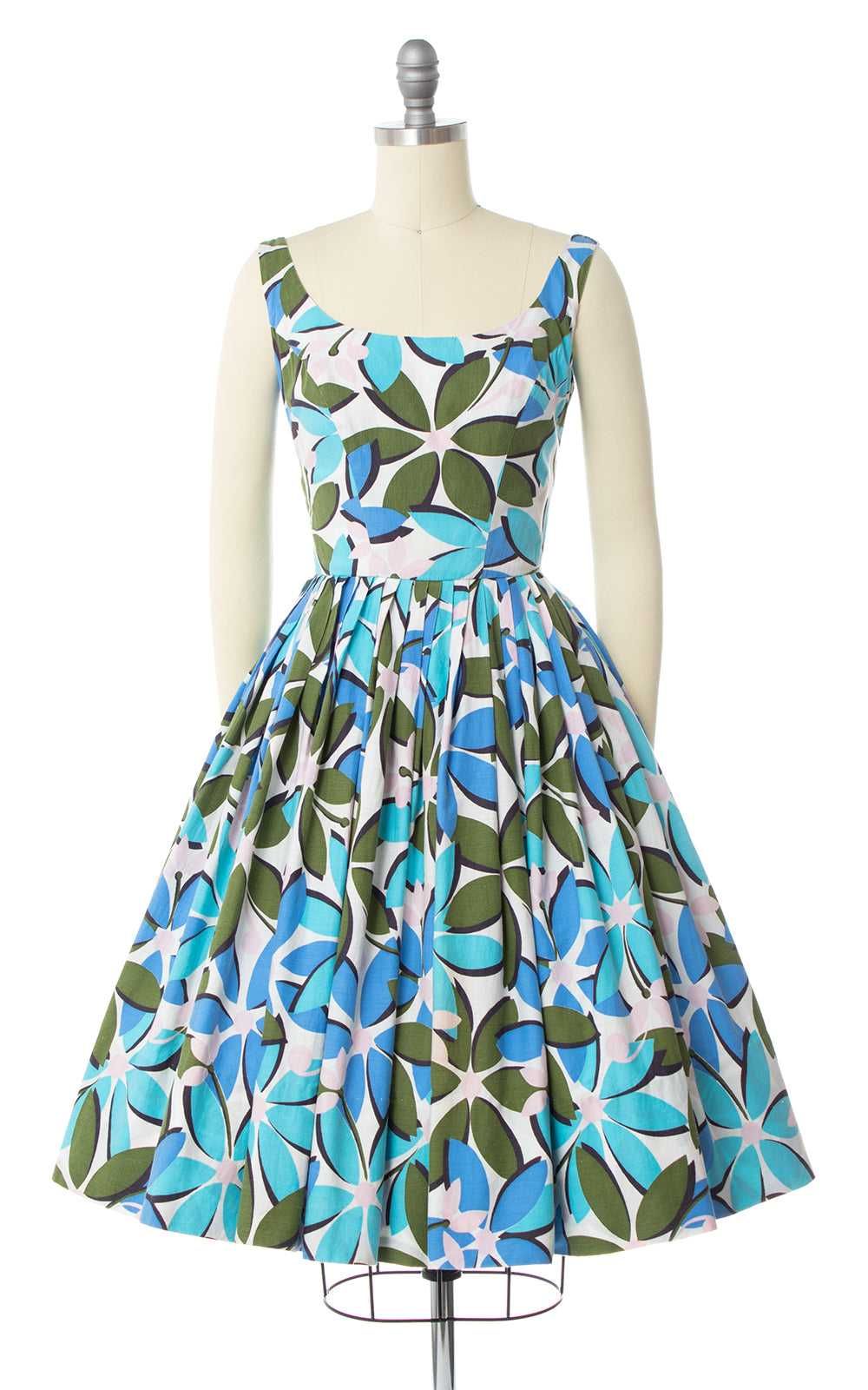 $65 DRESS SALE /// 1950s Oversized Floral Print S… - image 1