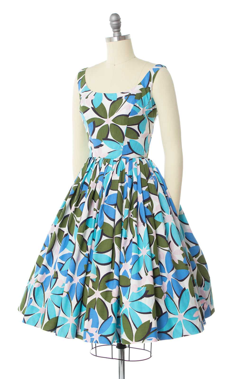 $65 DRESS SALE /// 1950s Oversized Floral Print S… - image 3