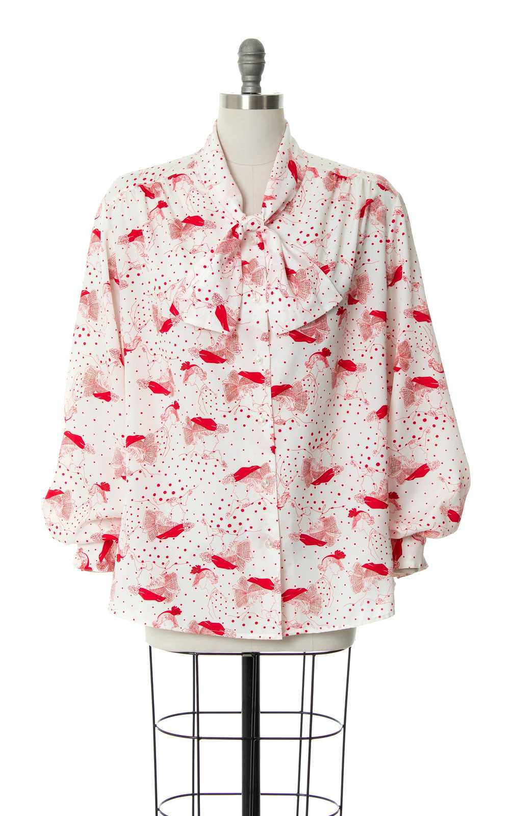 1980s does 1940s Novelty Print Pussy Bow Blouse |… - image 3