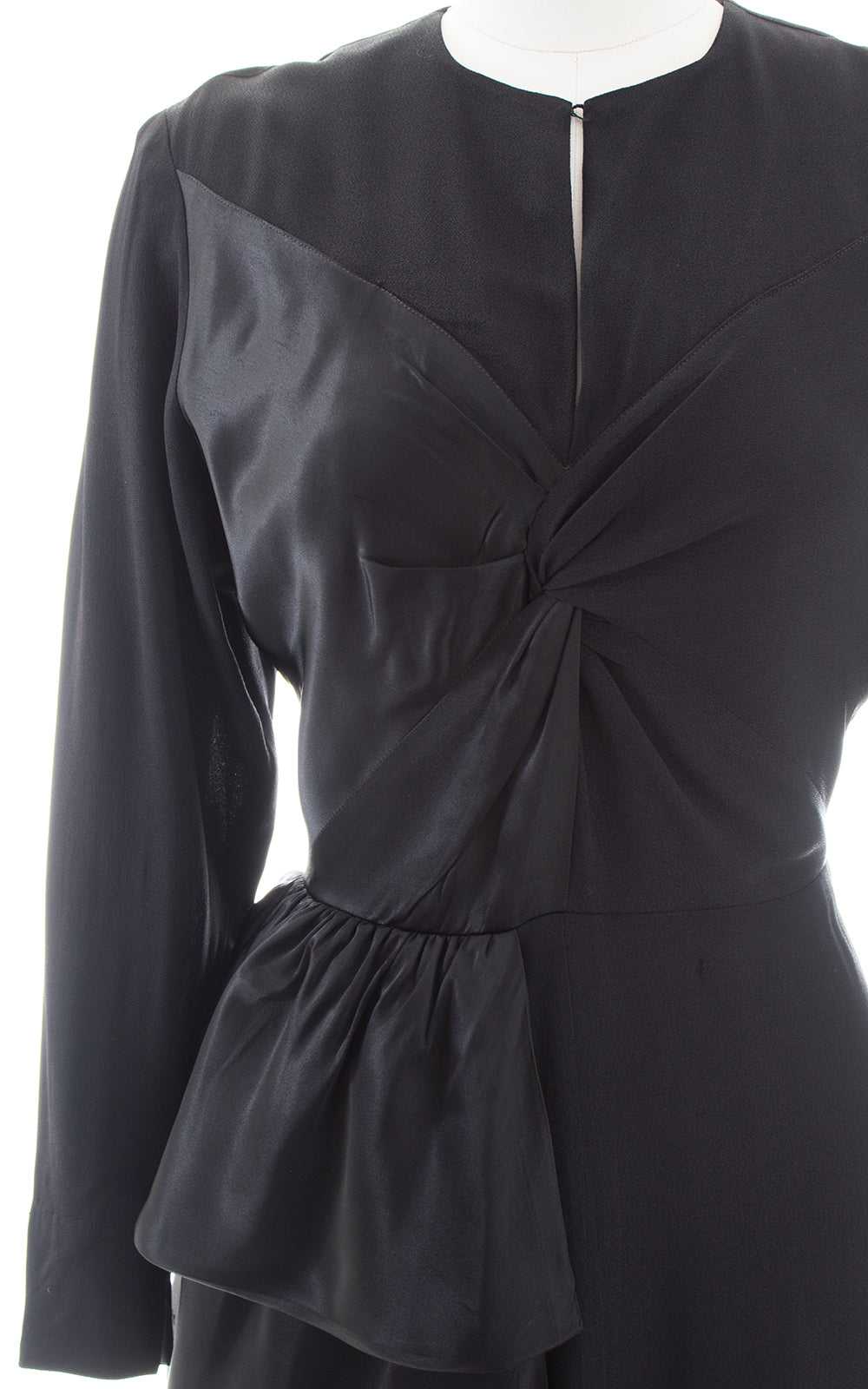 $65 DRESS SALE /// 1940s Black Rayon & Satin Hip … - image 6