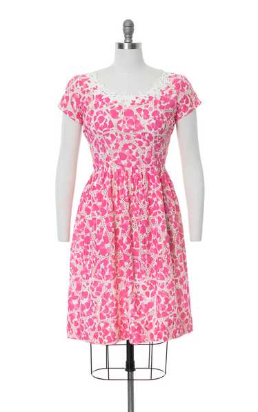 1950s Heart Novelty Print Lace & Cotton Dress | sm