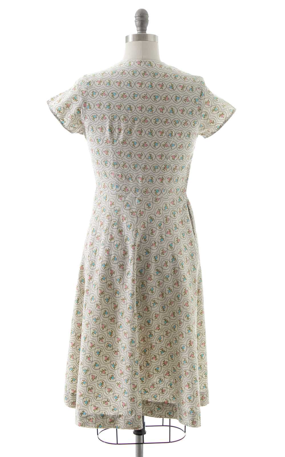 $65 DRESS SALE /// 1950s Rosette Shirtwaist Dress… - image 4