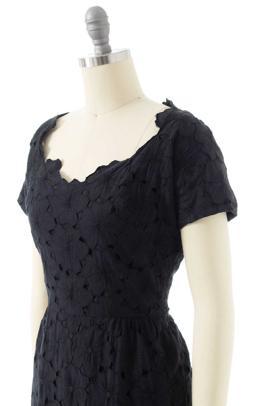 1950s Black Floral Cutwork Wiggle Dress | small - image 5