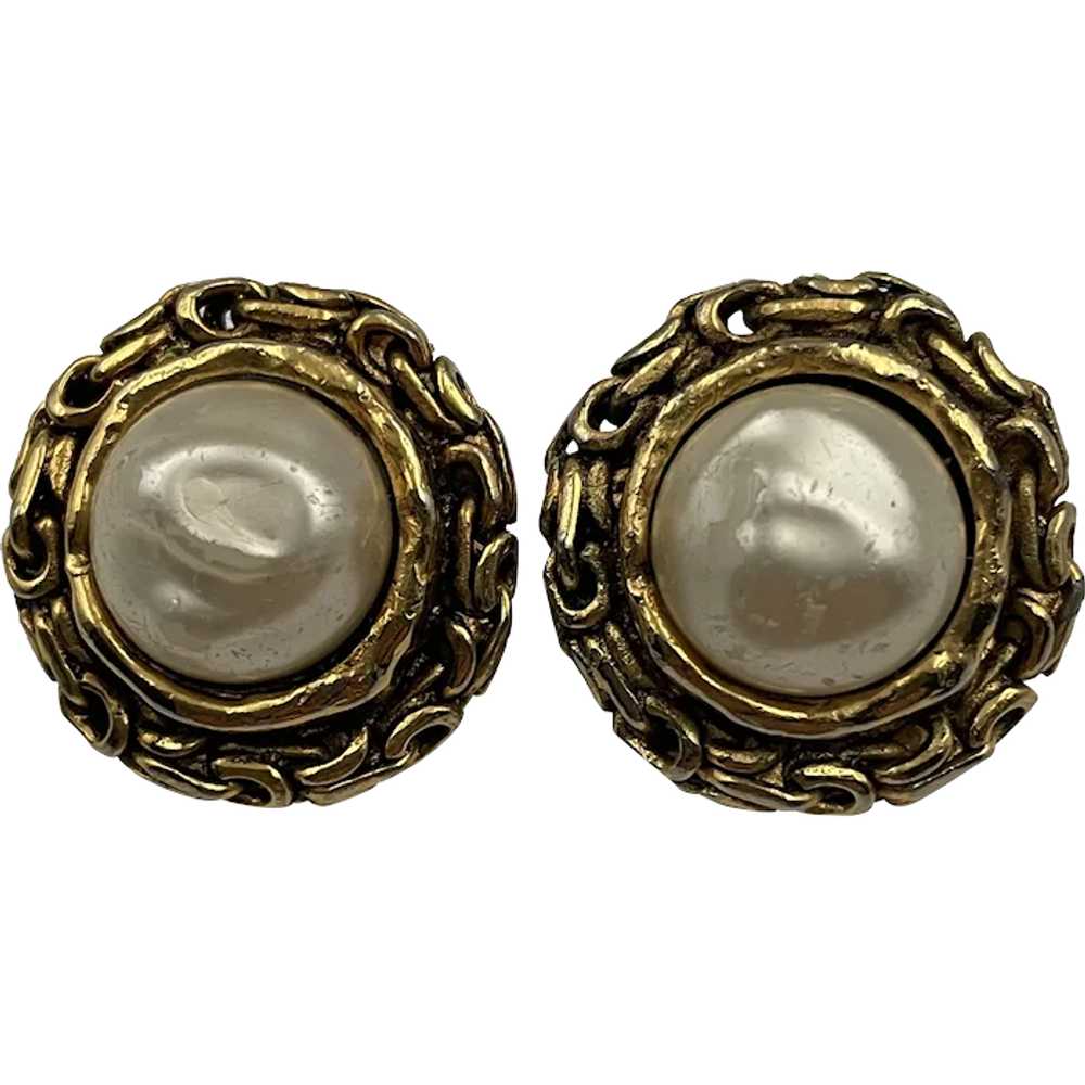 Authentic Chanel Vintage Classic  Clip On Earrings - image 1