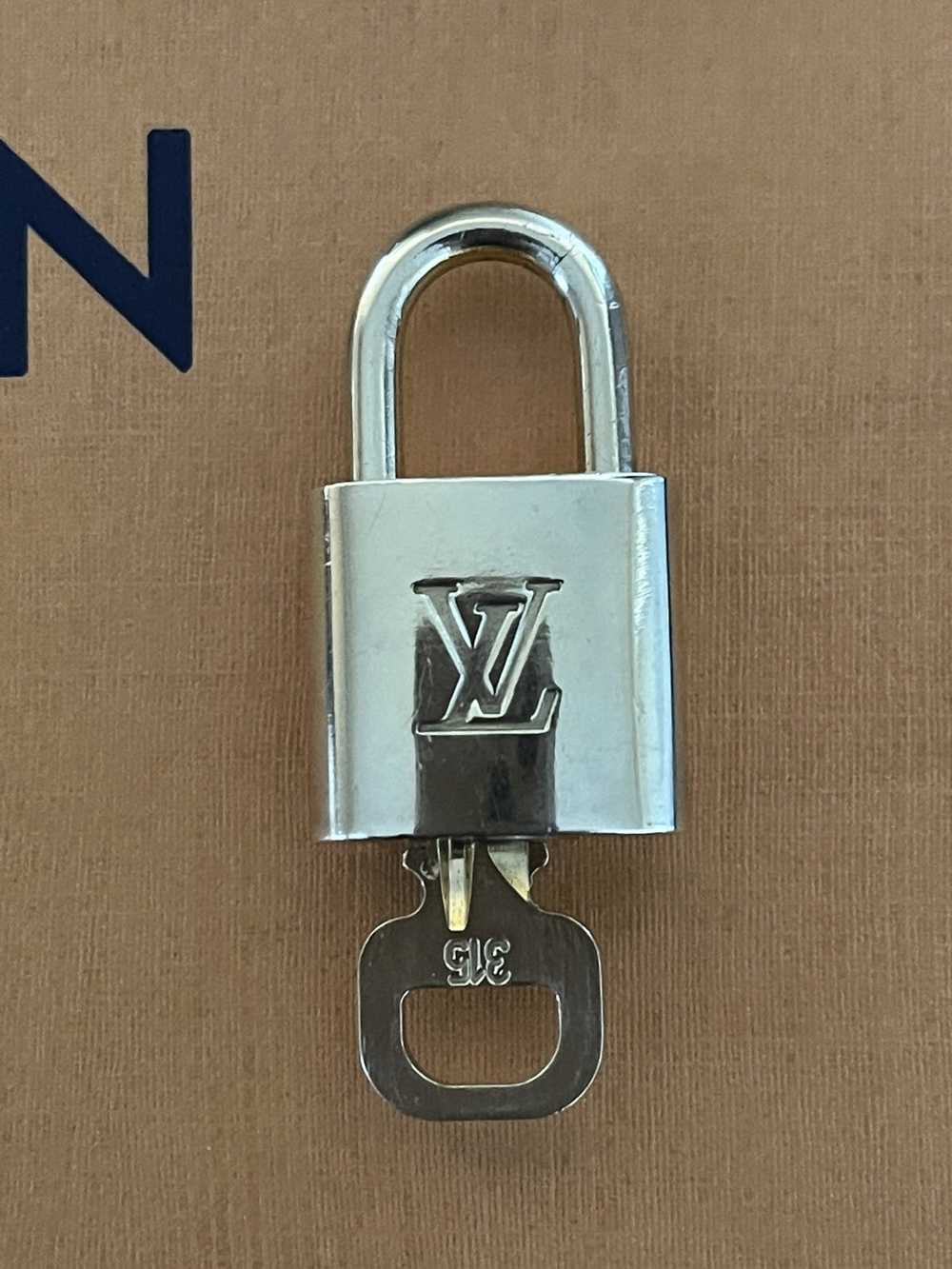 Louis Vuitton Louis Vuitton Cadena Gold Tone Lock… - image 6