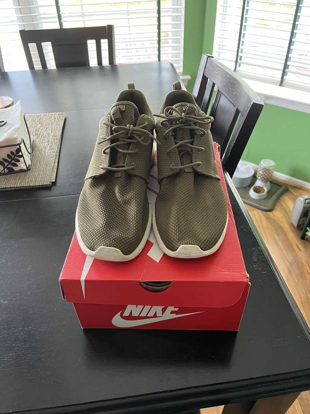 Nike Nike Roshe Run olive iguana - image 2