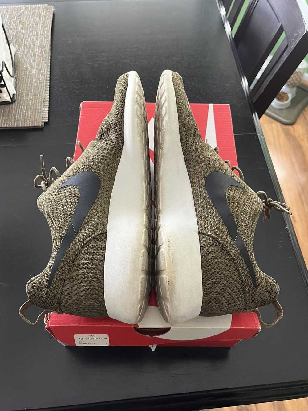 Nike Nike Roshe Run olive iguana - image 4