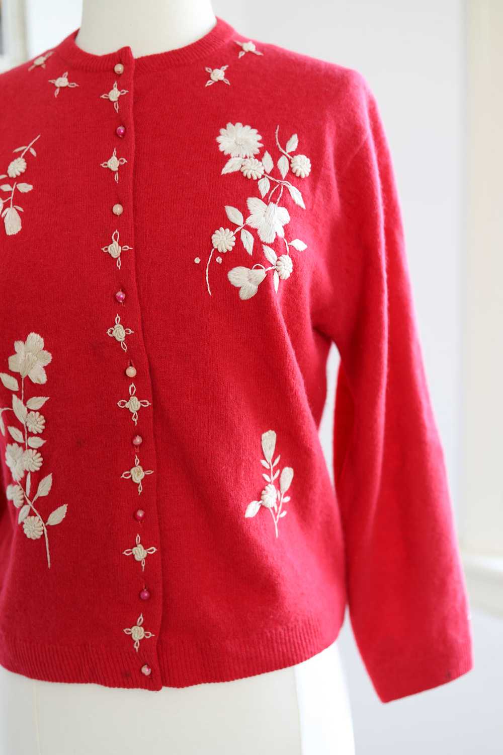 Vintage 1950s to 1960s Hand Embroidered Sweater -… - image 3
