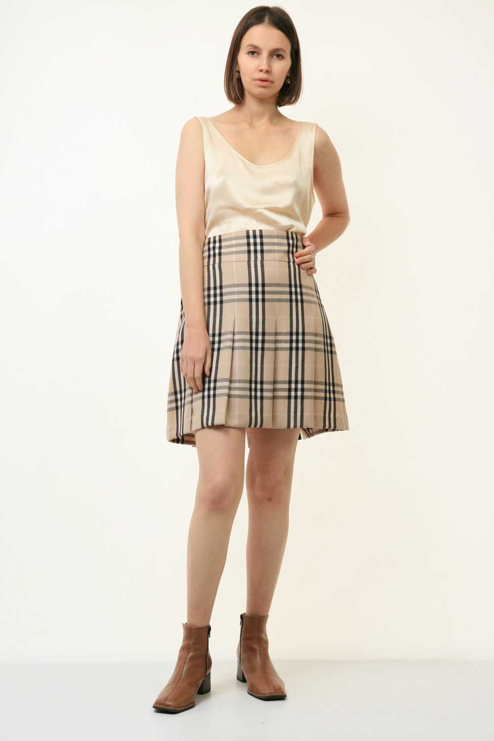 Burberry Vintage Burberry High Waisted Beige Mini… - image 4