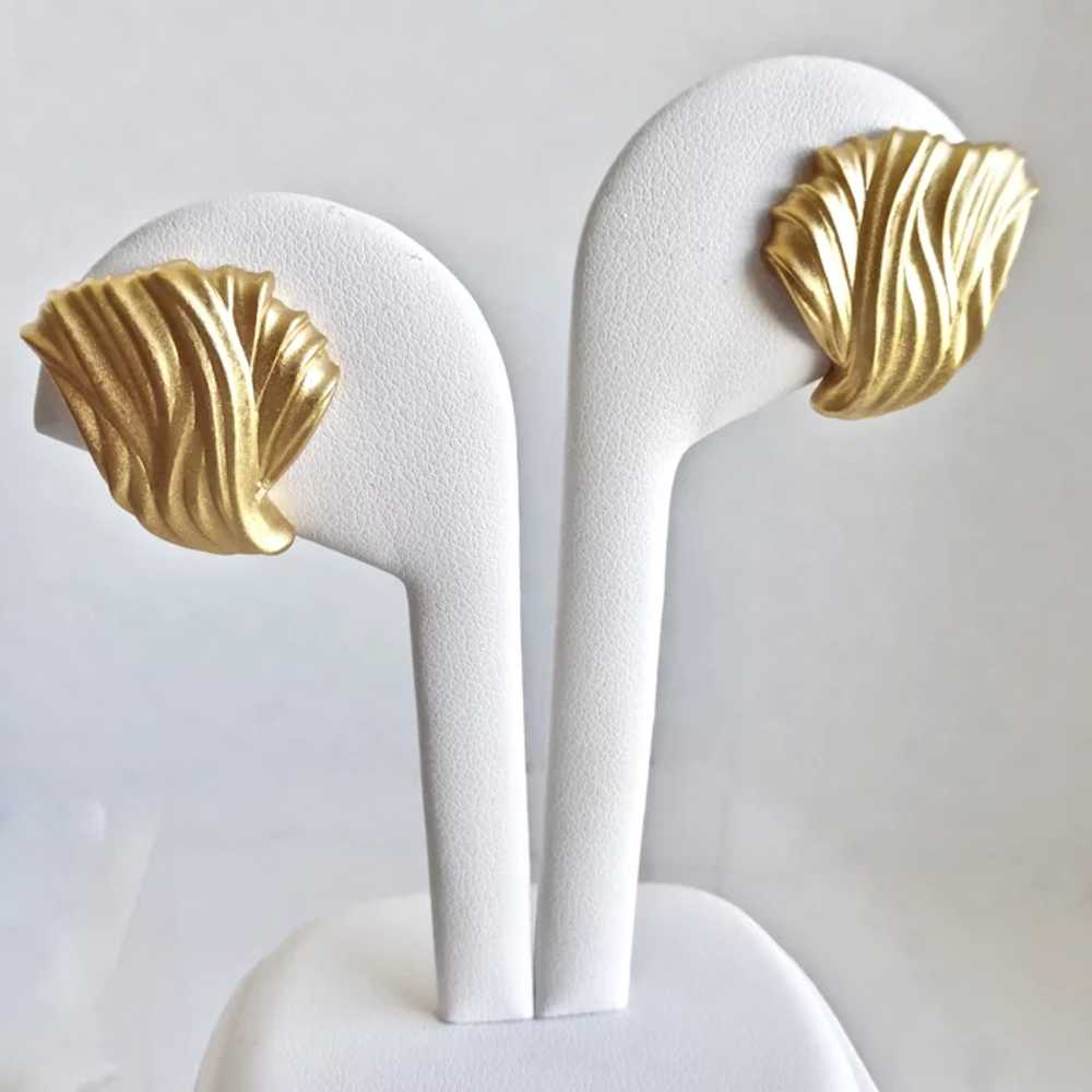 ANN KLEIN Matte Satin Gold tone  Graceful Curves … - image 3