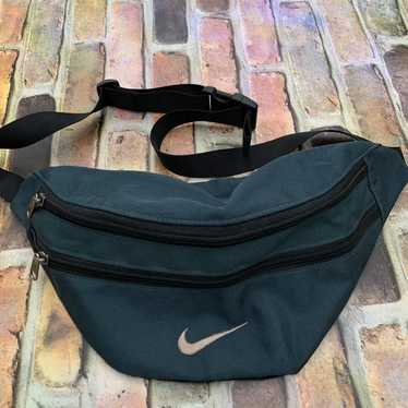 Nike vintage hotsell fanny pack