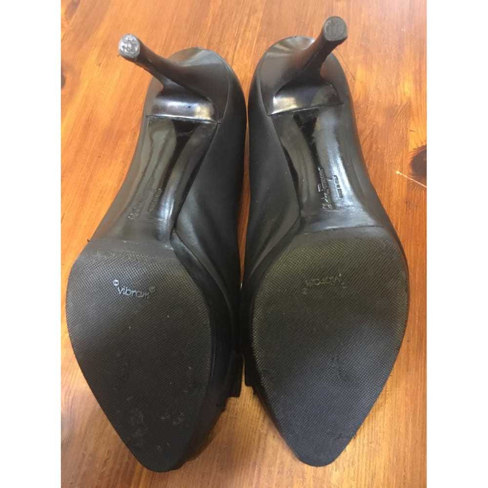 Salvatore Ferragamo Leather mid heel - image 4