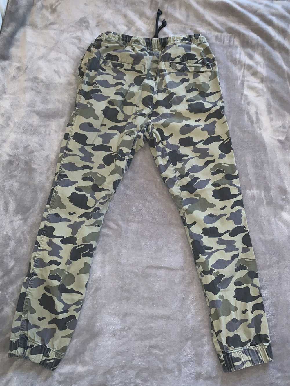 H&M H&M Green Camo Joggers - image 3